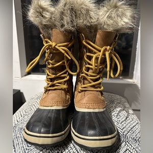 SOREL Joan of Arctic Women’s waterproof boot.
